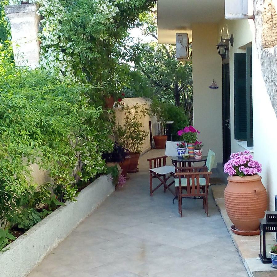 Aegina'S Oasis Villa ภายนอก รูปภาพ
